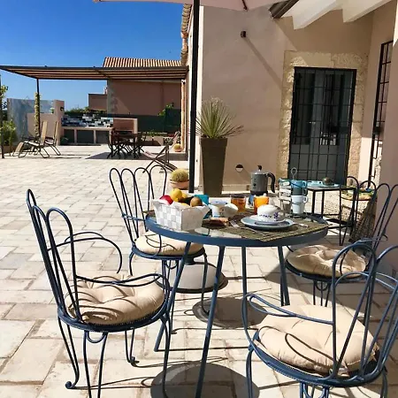 Il Baglio Del Picchio Con Piscina - Noto Appartamento