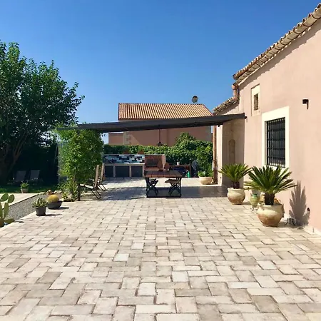Il Baglio Del Picchio Con Piscina - Noto *